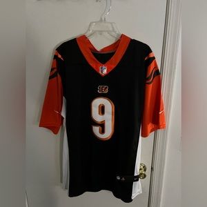 Joe Burrow jersey size Large